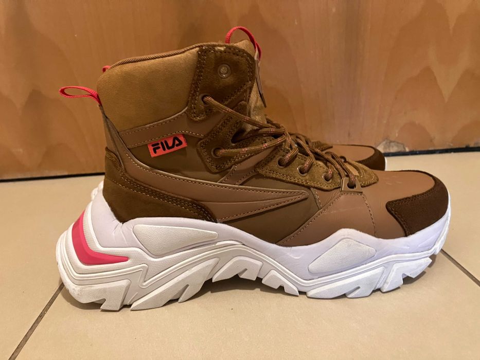 Ефектни спортни обувки от дамска серия - FILA Desert Boot