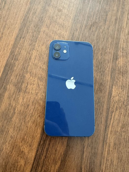 Айфон 12 в отличном состояний