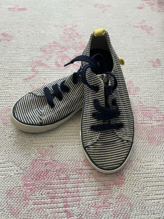 Кецове H&M 30 номер и испански кецове в зелено номер 29