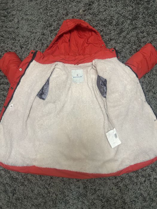 Продам зимнюю куртку на мальчика.