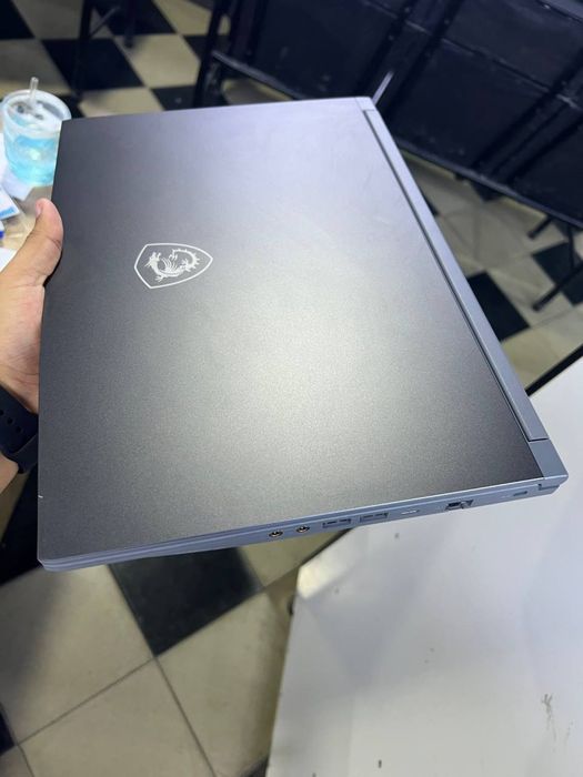 NoutbukMSI Intel