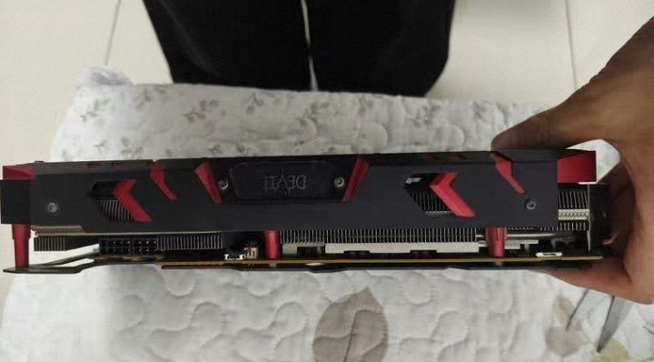 Red devil Vega 64
