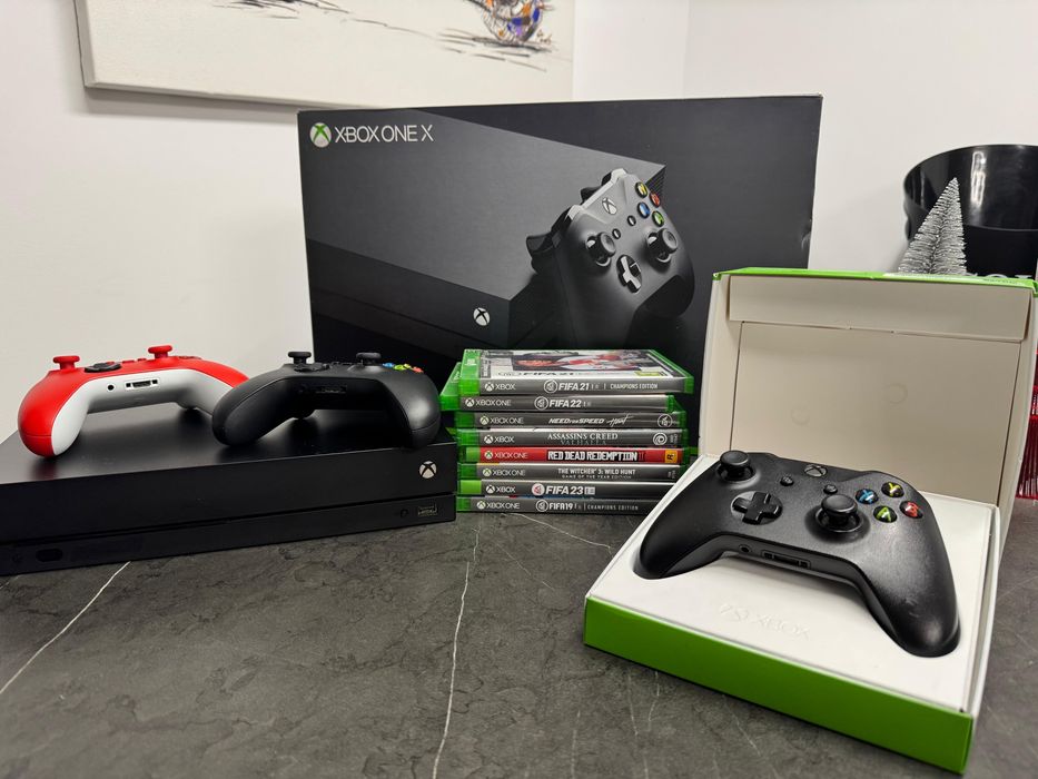 Consola XBOX ONE X - 3 manete incluse