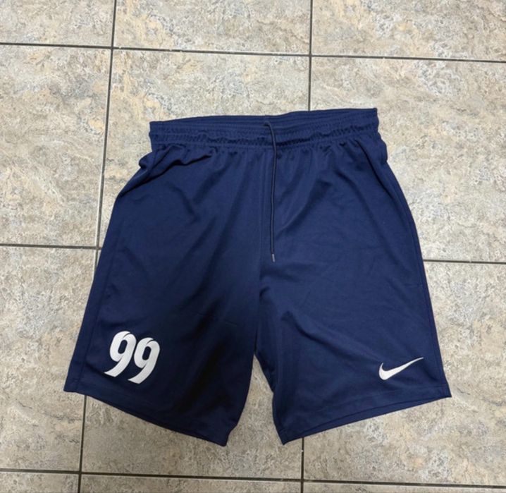 Pantaloni Nike in stare buna