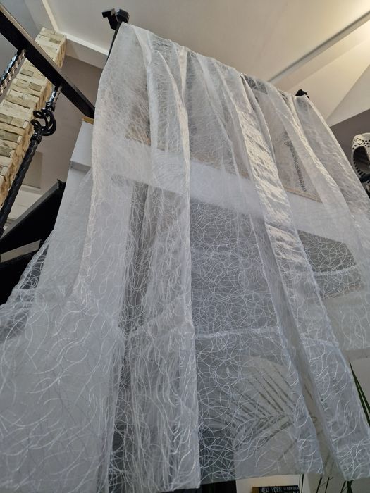 Perdea alba noua, cu broderie