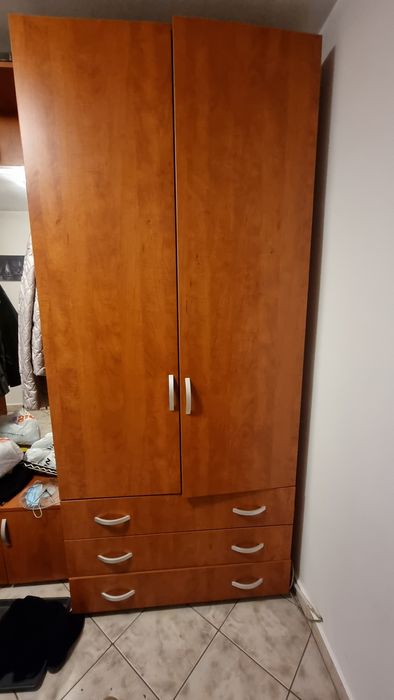 Vand sifonier/dressing hol în perfecta stare