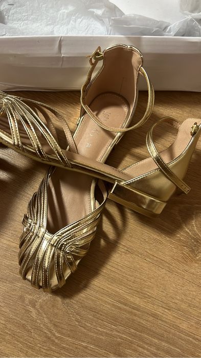 Продам летние босоножки!