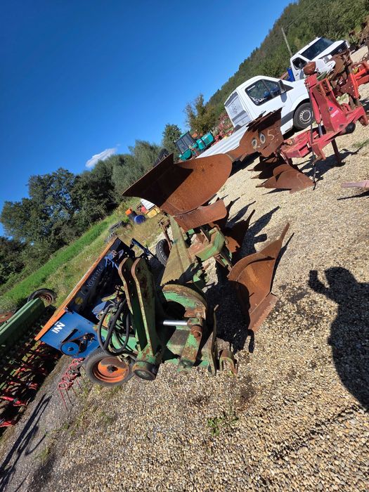 Plug 5 brazde reversibil hidraulic Gassner 5 trupițe plug 5 cormane