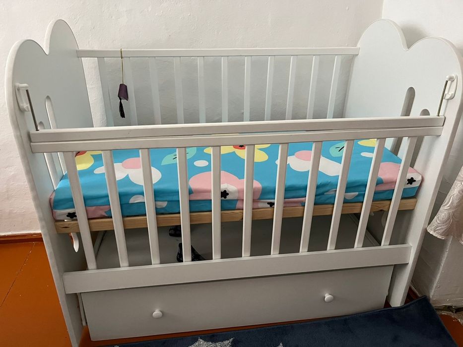 Детский кроватка. Манеж