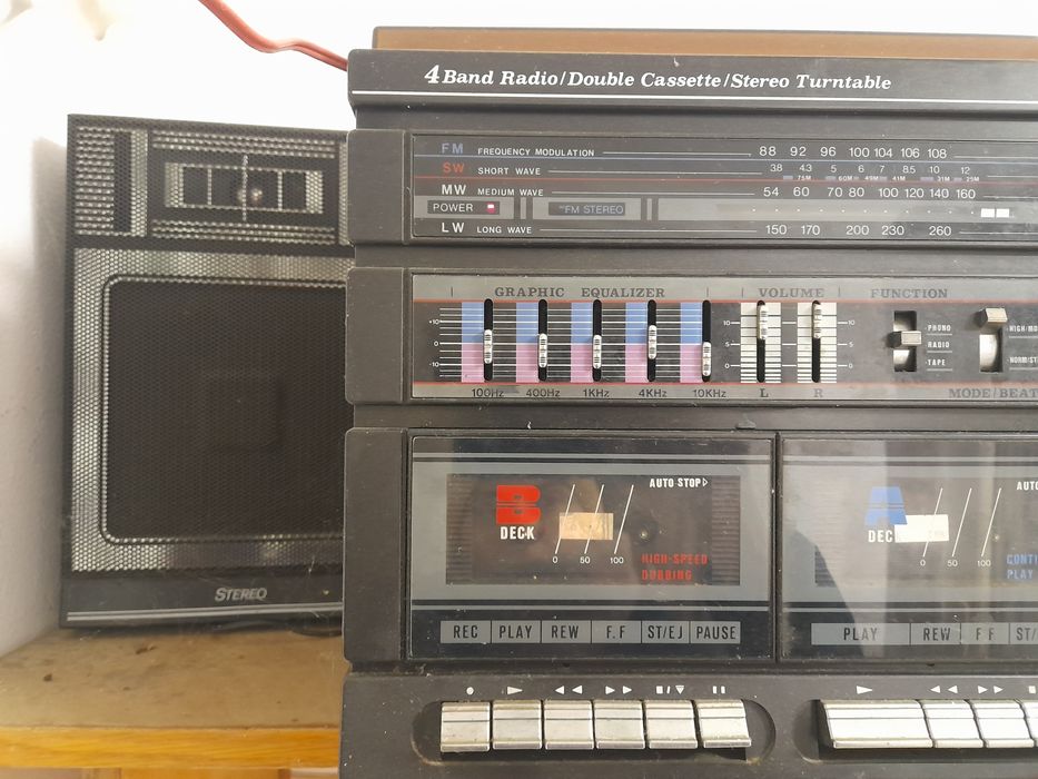 Sistem audio radio cu pick-up