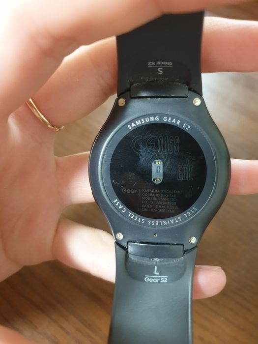 Часы  samsung  gear s2