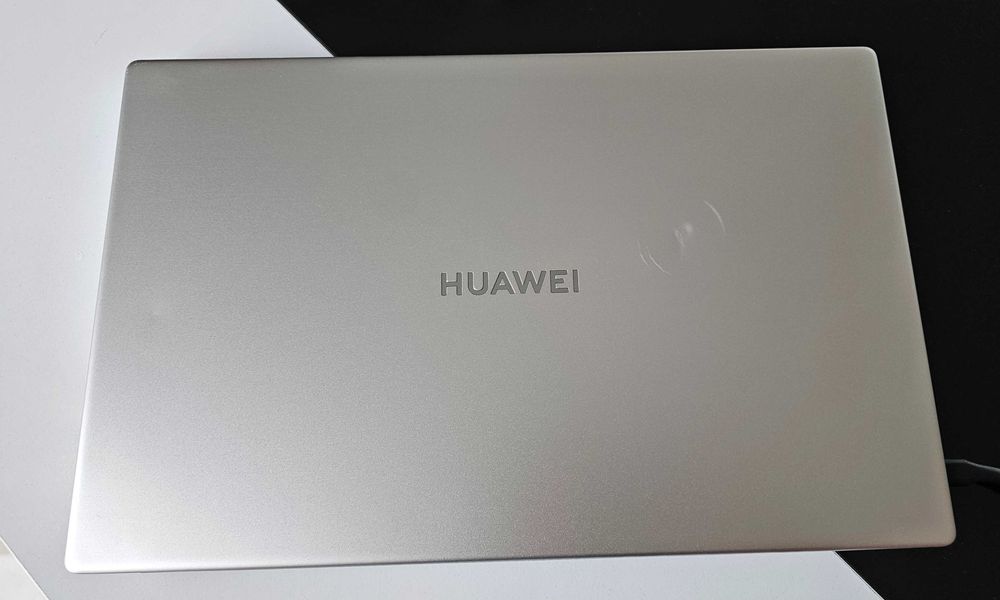 Huawei D15 Ryzen 5 / 8GB DDR4 / NVME 256GB