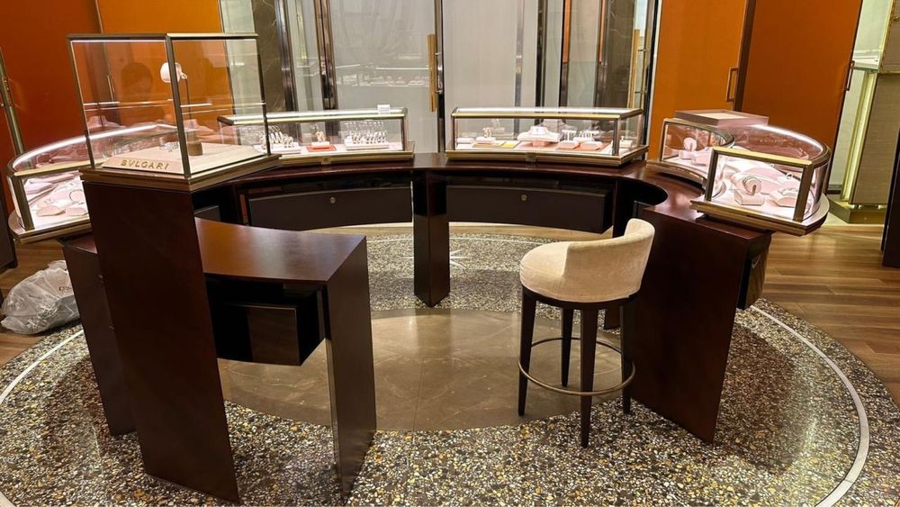 Витрина,шкаф,сейф