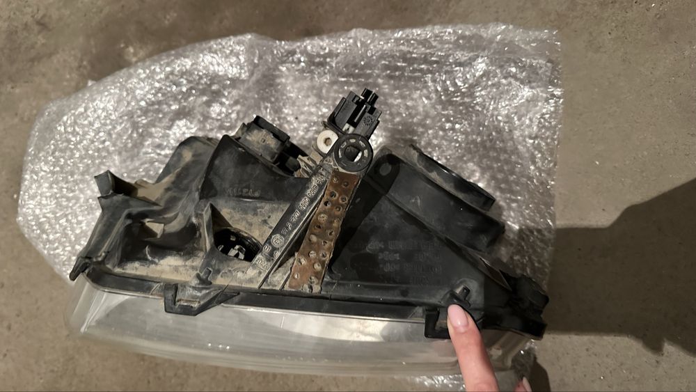 Фара Рено Дастер