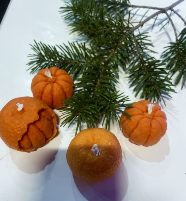 Аранжировки с глицеринови цветя и свещи и цветя