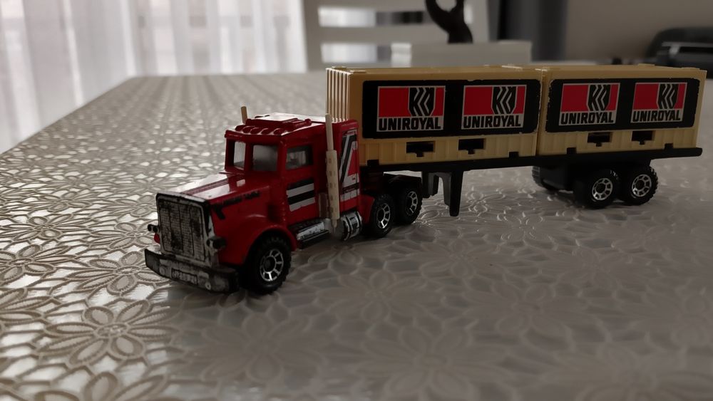 Matchbox Peterbilt convoy