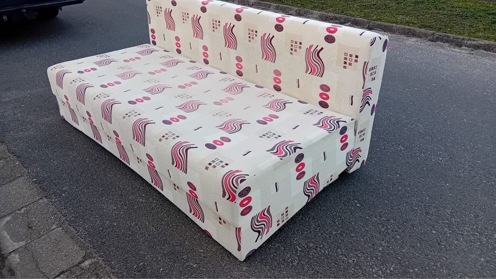 Canapea extensibila cu lada
