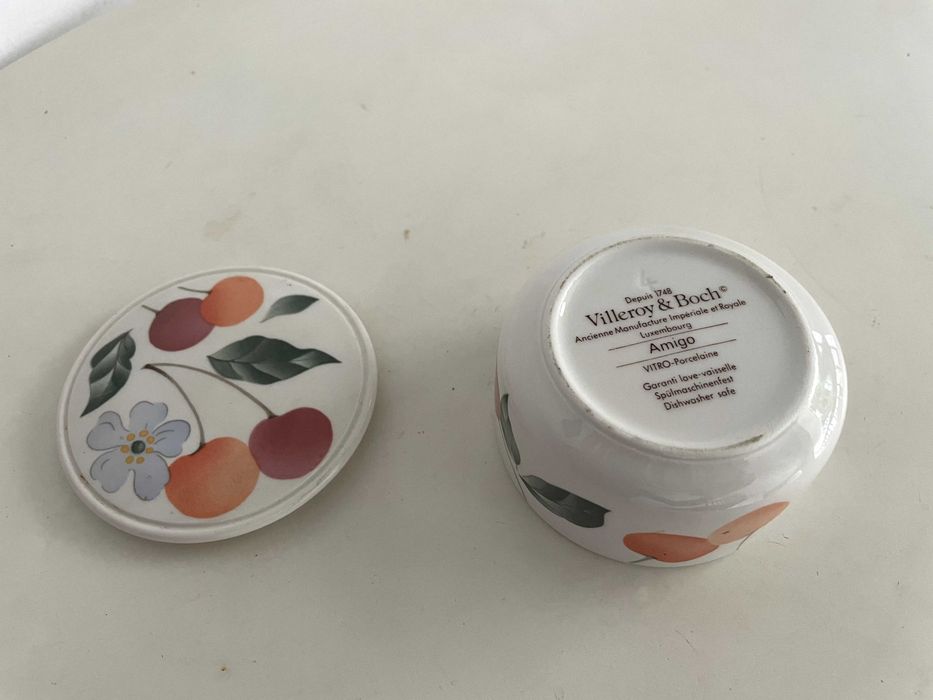 vas dulceata sau depozitare camera copilului din portlan Villeroy&Boch