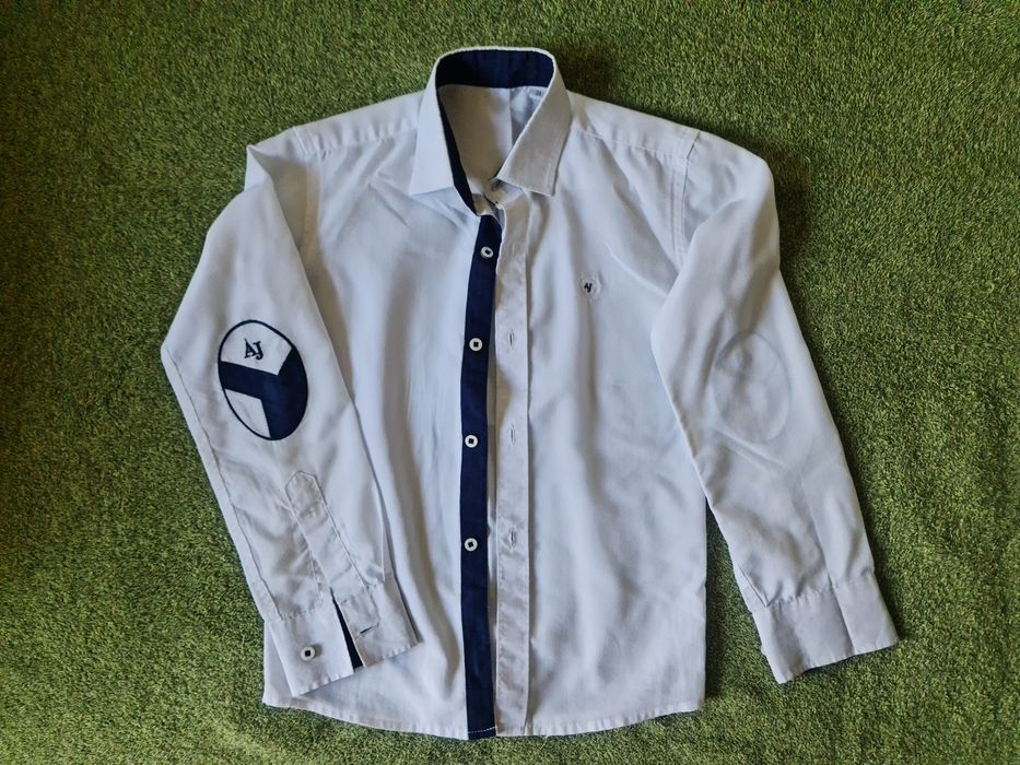 Продам школьную детскую рубашку