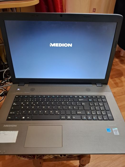 Medion Akoya Model E7416