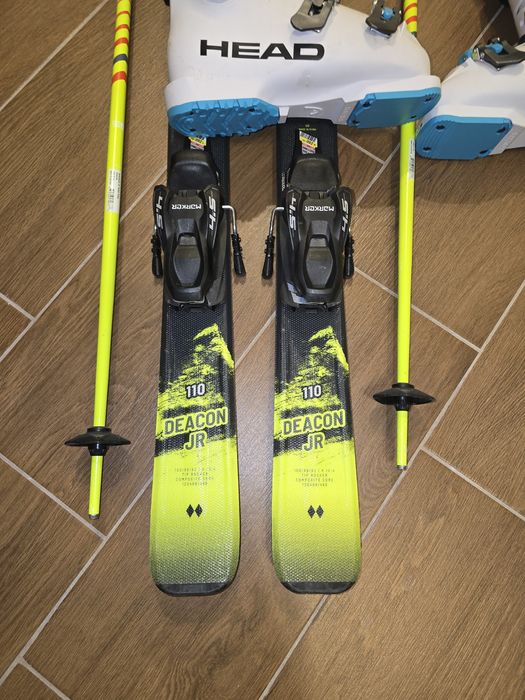 Лыжи в комплекте детские.