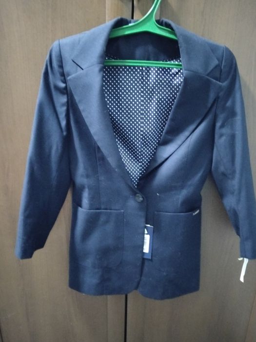 Продам детский школьный пиджак