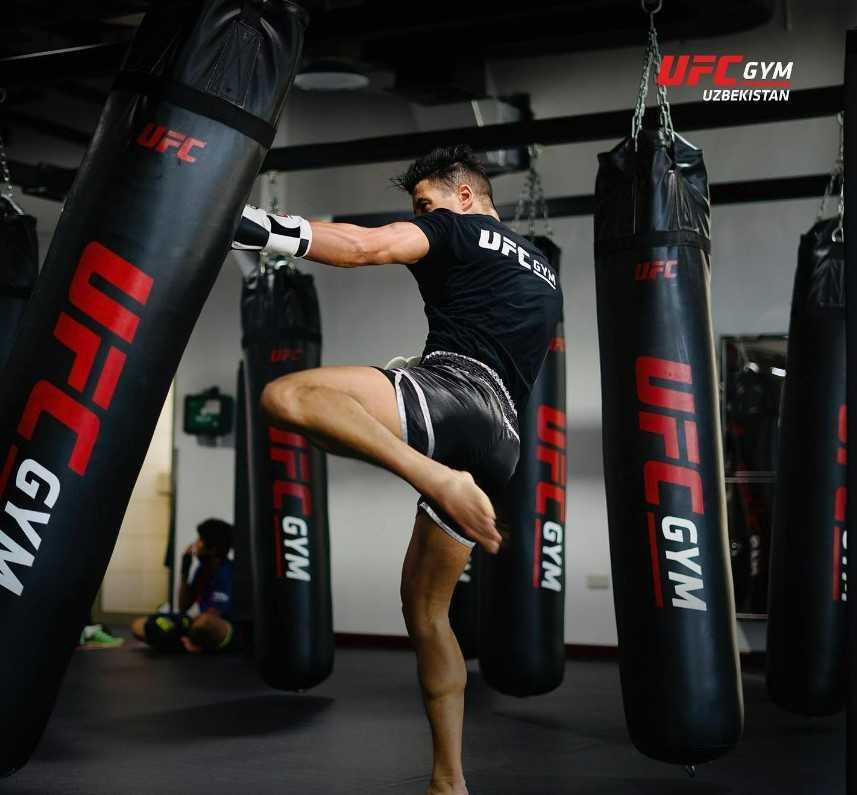 UFC Gym зал