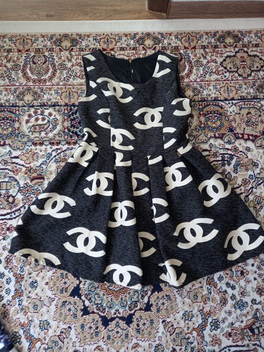 Платья, в отличном состоянии