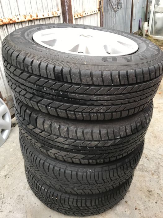 Vand 4 roti echipate