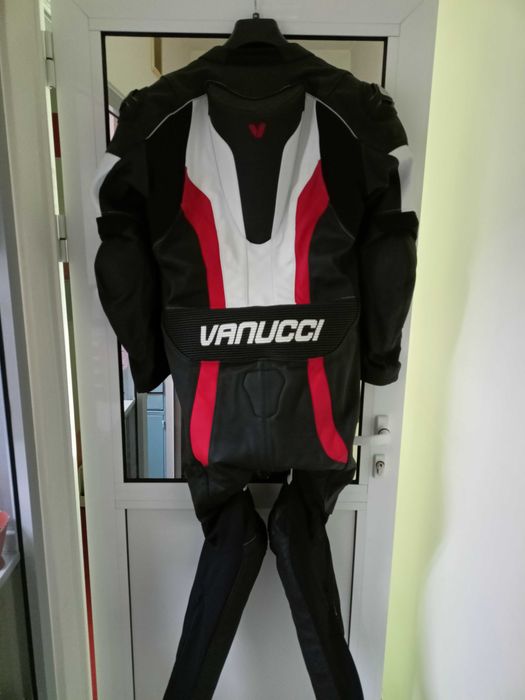 Мотоекип цял кожа Vanucci ART XX Размер 54 неупотребяван,нов.