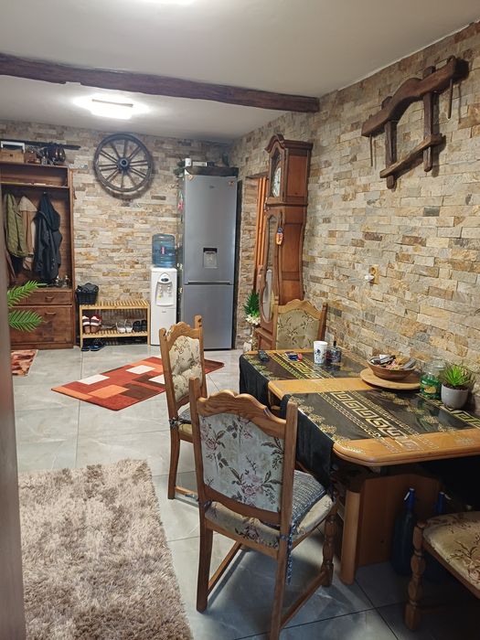 Apartament decomandat 2 camere Rovine