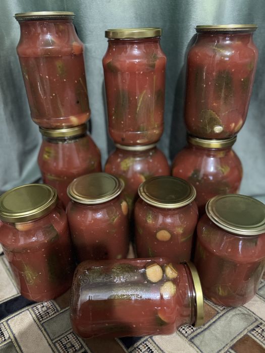 Домашние маринованные огурцы в томатном соке