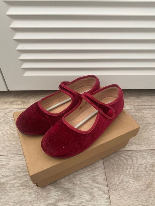 продам детские туфли