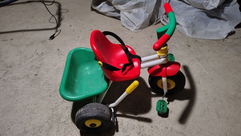 Tricicleta pentru copii