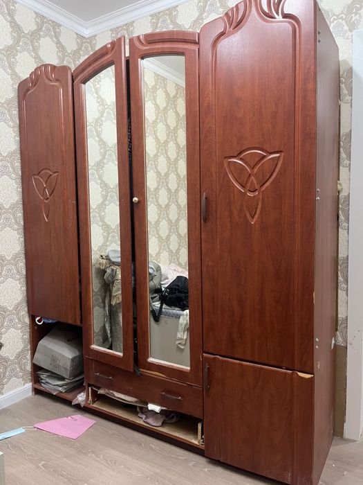 Продается спальный гарнитур