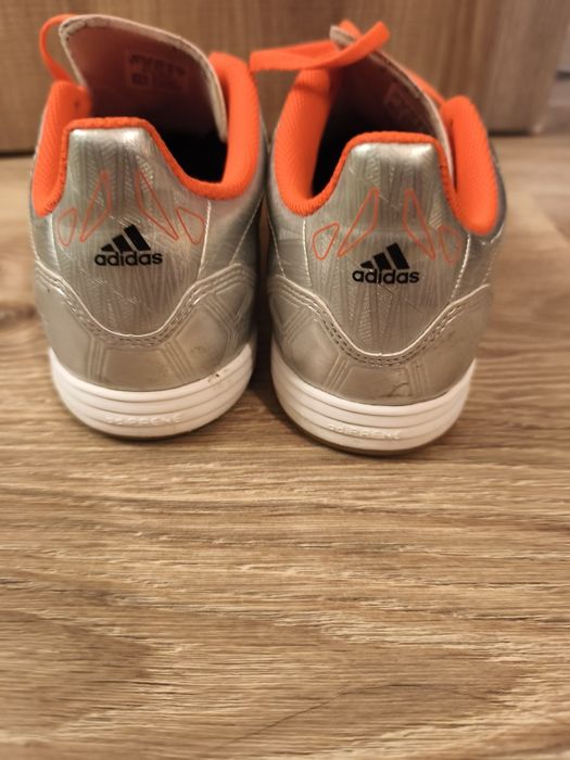 Футболни обувки стоножки Adidas F10  EUR38,5