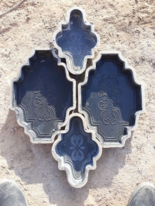 Брусчатка калип 4 тури хар кайсысы 25кв метир  20 латок 20 вардеор