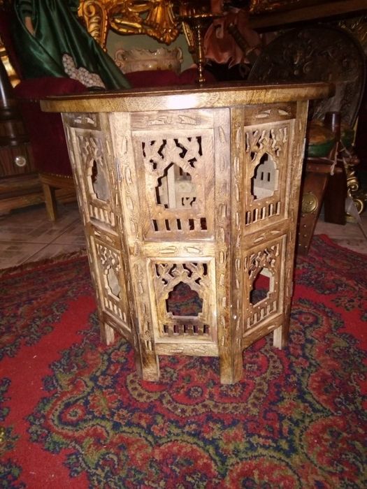 Măsuță superbă in stil oriental