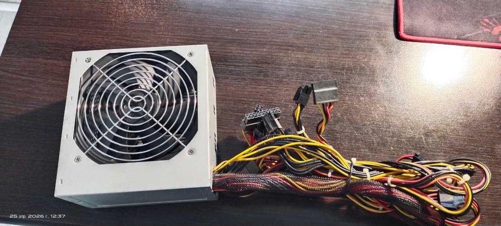 Продам блок питания FSP700-60HCN