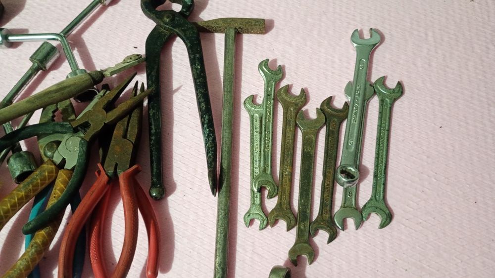 Стари гаечни ключове + бонуси