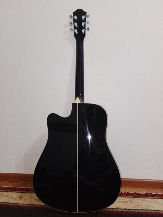 Акулистическая гитара