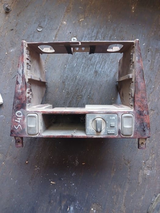 Рамка Вольво S40