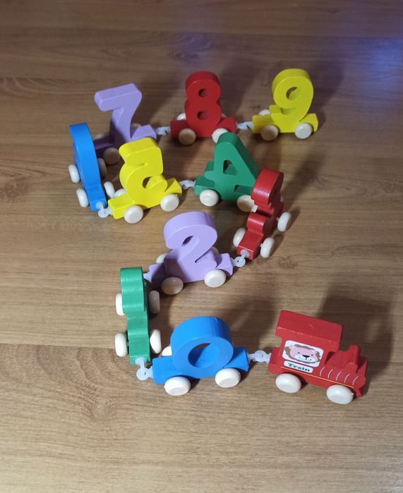 Дървено влакче с цифри,цветна стълба-15лв-24 и др.