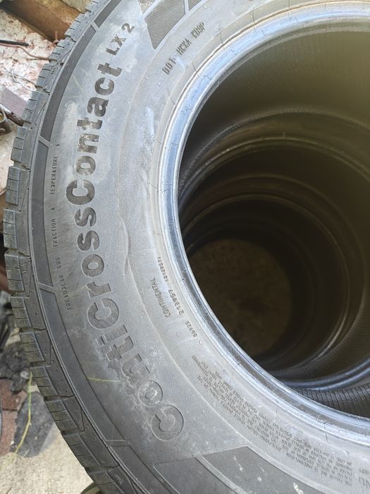 Vând set 4 anvelope Continental ContiCrossContact LX2 – 275/65 R17
