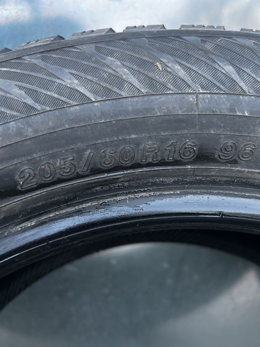 2бр Зимни гуми с шипове