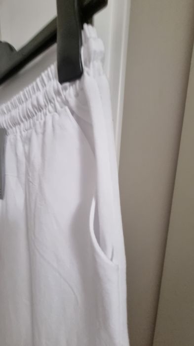 Rochie Zara verde xxl si pantalon alb bumbac