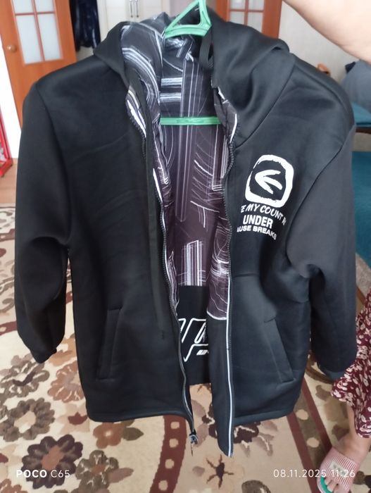 Демисезонная подростковая куртка, состояние нового