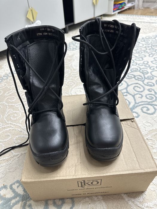 Продам зимние берцы 40 размер