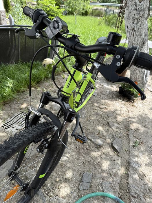 Bicicleta verde rockrider de copiii. Model ST500 Sport Trail
