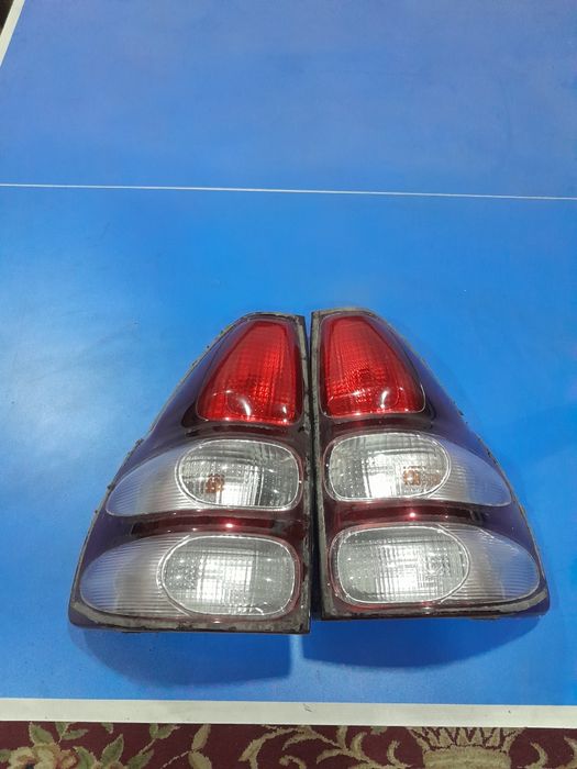 Toyota prado 120 orqa fara sotiladi